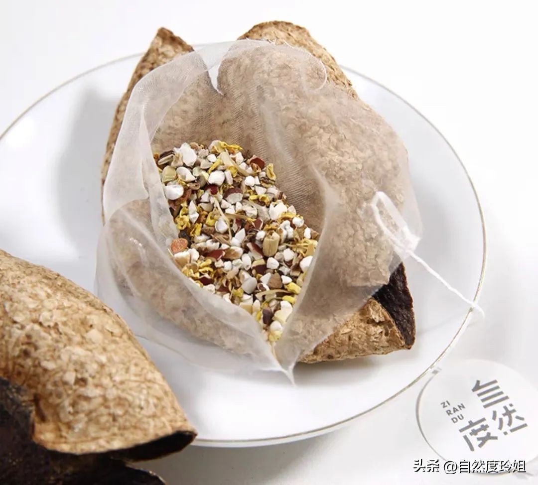 一到夏天手脚长水泡,冬天手脚反复长小水泡很痒怎么治