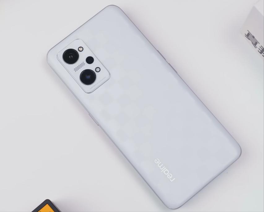 骁龙870目前性价比最高的手机,首款骁龙870机型跌至1599