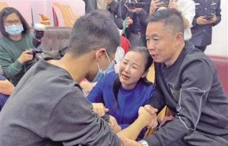 杜小华得知人贩子判5年被气晕,在中国人贩子怎么判