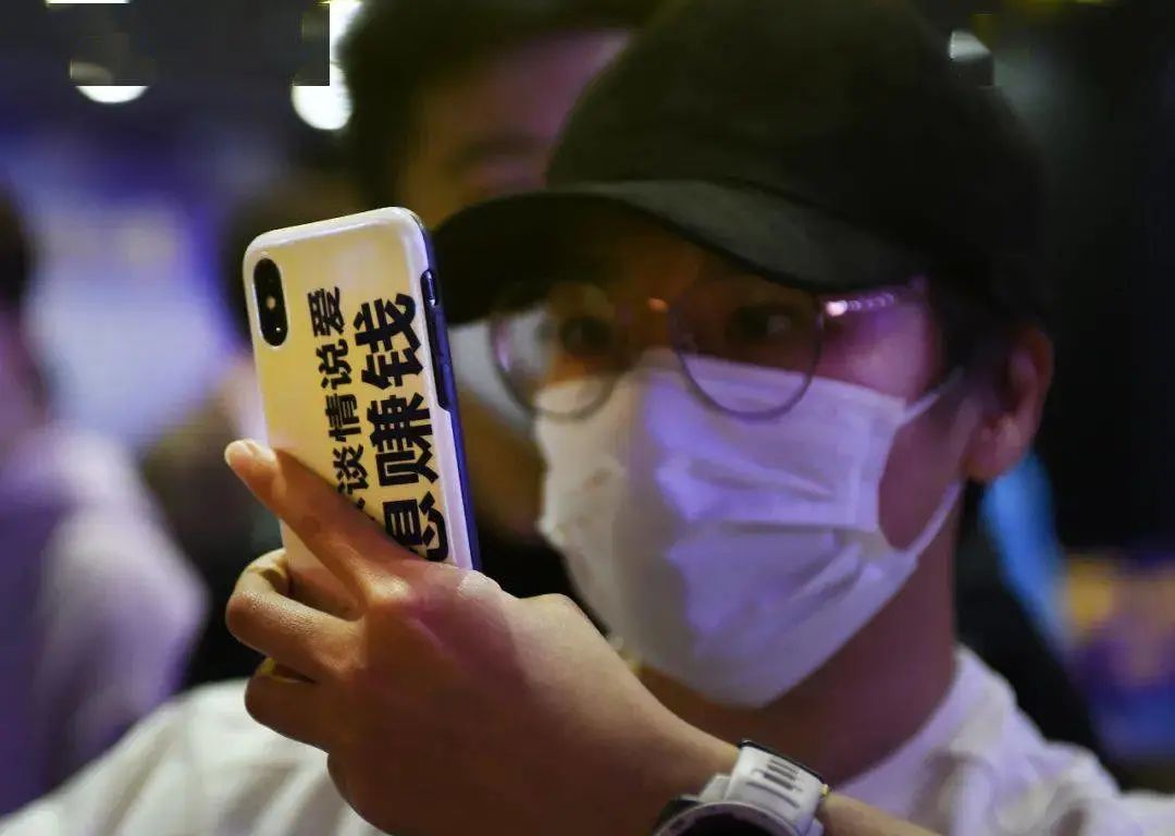 涓浗涓婂競鍏徃钀ユ敹涓嶈冻鐧句嚎姣斾緥,鍗栨墜鏈哄３鍒板簳鏈夊璧氶挶