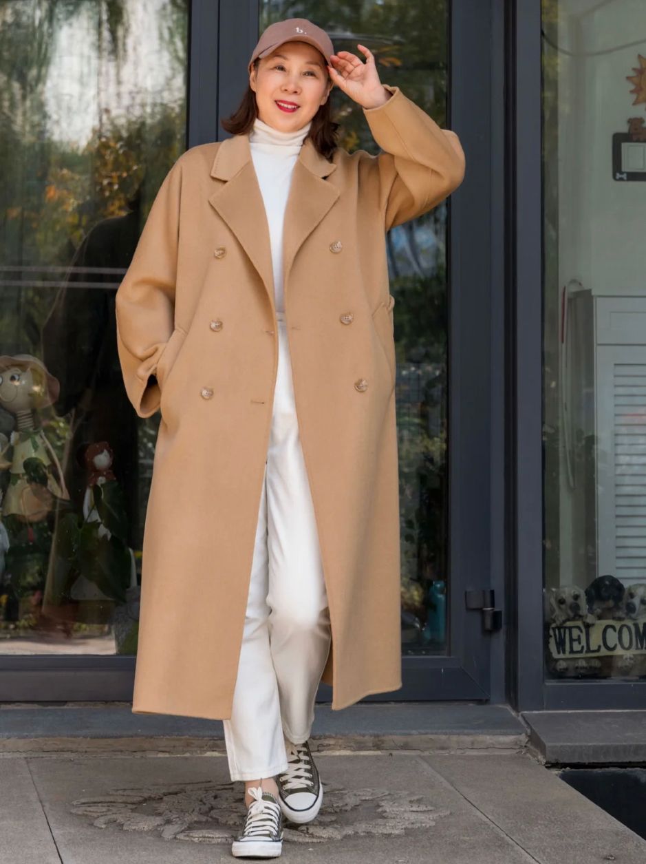 35岁穿有条纹的驼色大衣穿搭,驼色大衣的高级穿搭