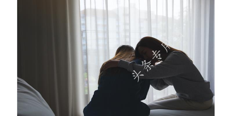 分家时大伯把烂滩地全给我爸，如今这里建高速，大伯肠子都悔青了