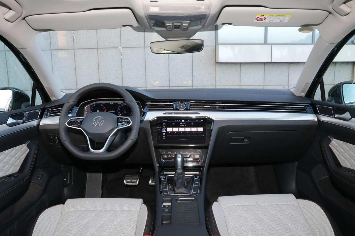 省油空间大好看的5万8万轿车推荐,手握15万买车这3款轿车首选