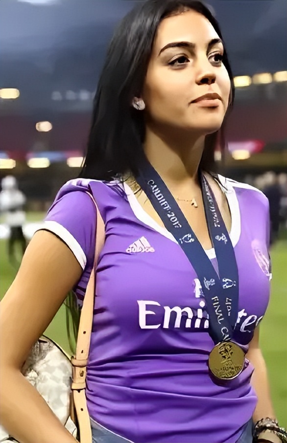 卡塔尔世界杯日本明星太太团来袭,卡塔尔世界杯太太团来袭