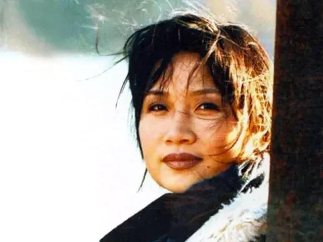 李娜出家跟韩红有关系吗,歌手李娜出家和韩红有关系吗