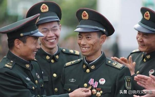 “兵王”王忠心:妻子“笑话”只长胡子不长职位,退役后过得如何