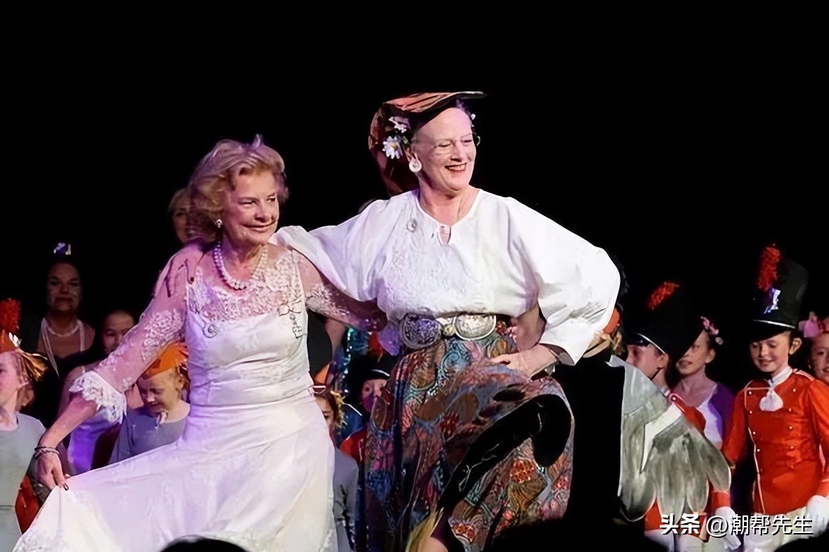 涓归害濂崇帇鏃跺皻,涓归害濂崇帇钃濊壊绀兼湇