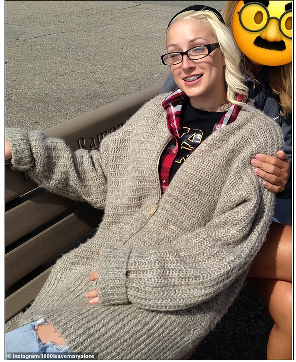 画面太辣眼...网红沉迷整形，因10公斤“假乳”被赶下飞机