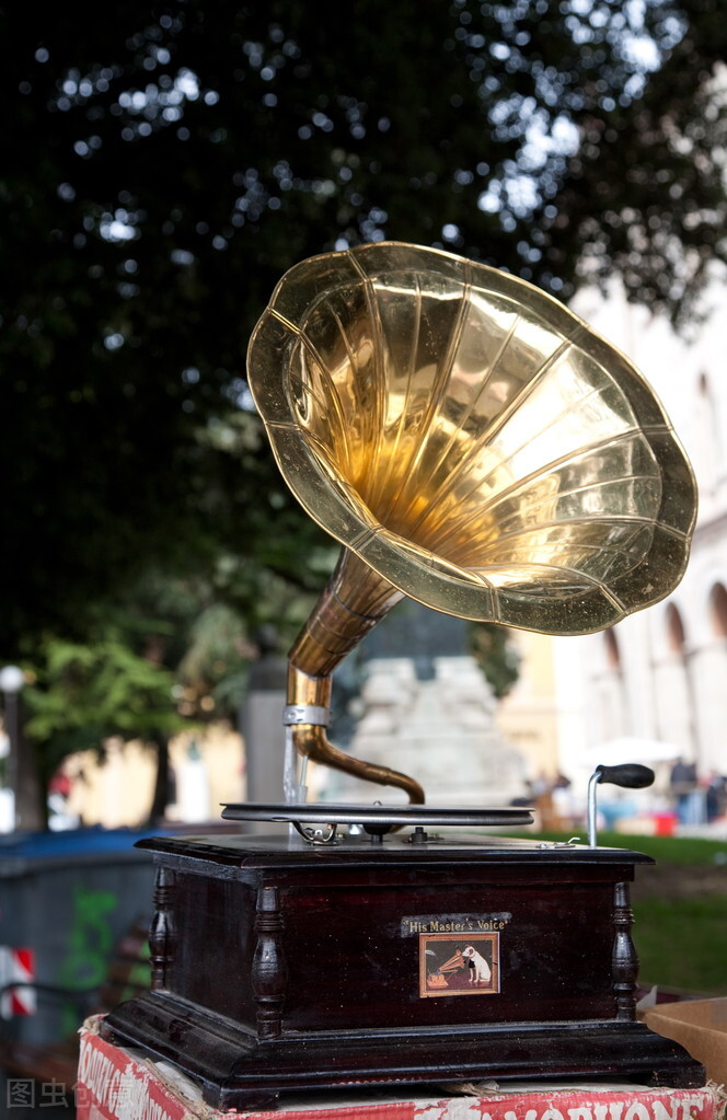 那些年迷死我们的复古唱片机