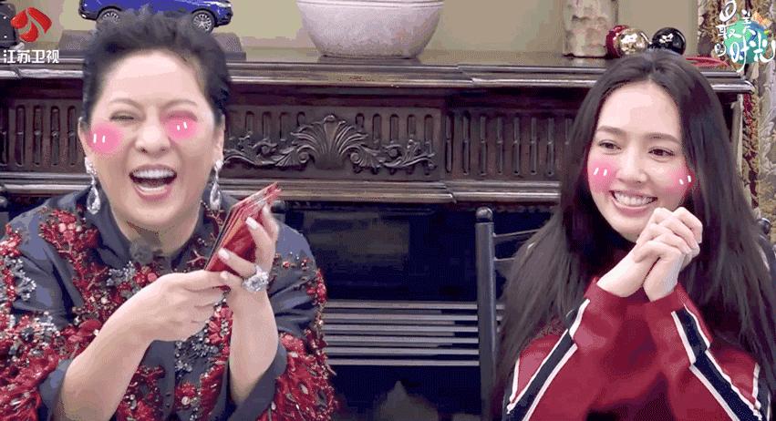 向佐郭碧婷最新消息和照片,向佐郭碧婷甜蜜依偎肤色差距明显