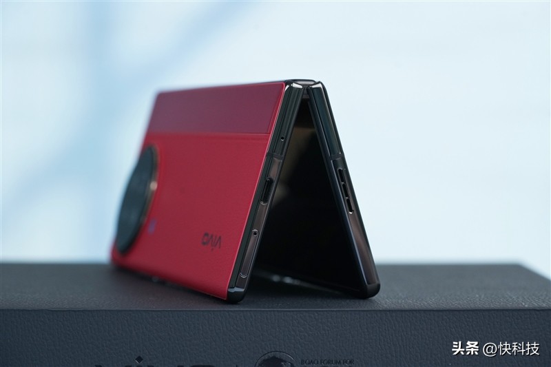 全能轻薄和强劲性能,vivoxfold2为什么叫全能旗舰