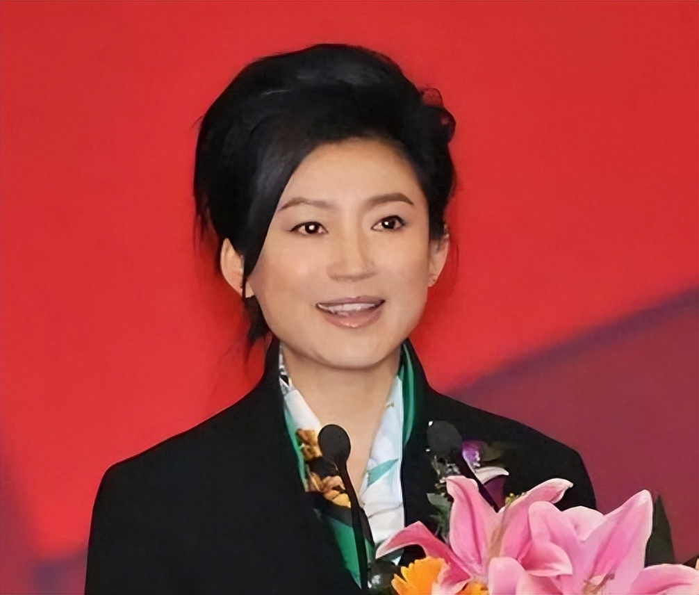 央视一姐王小丫的视频,央视主持人王小丫2000年身体状况