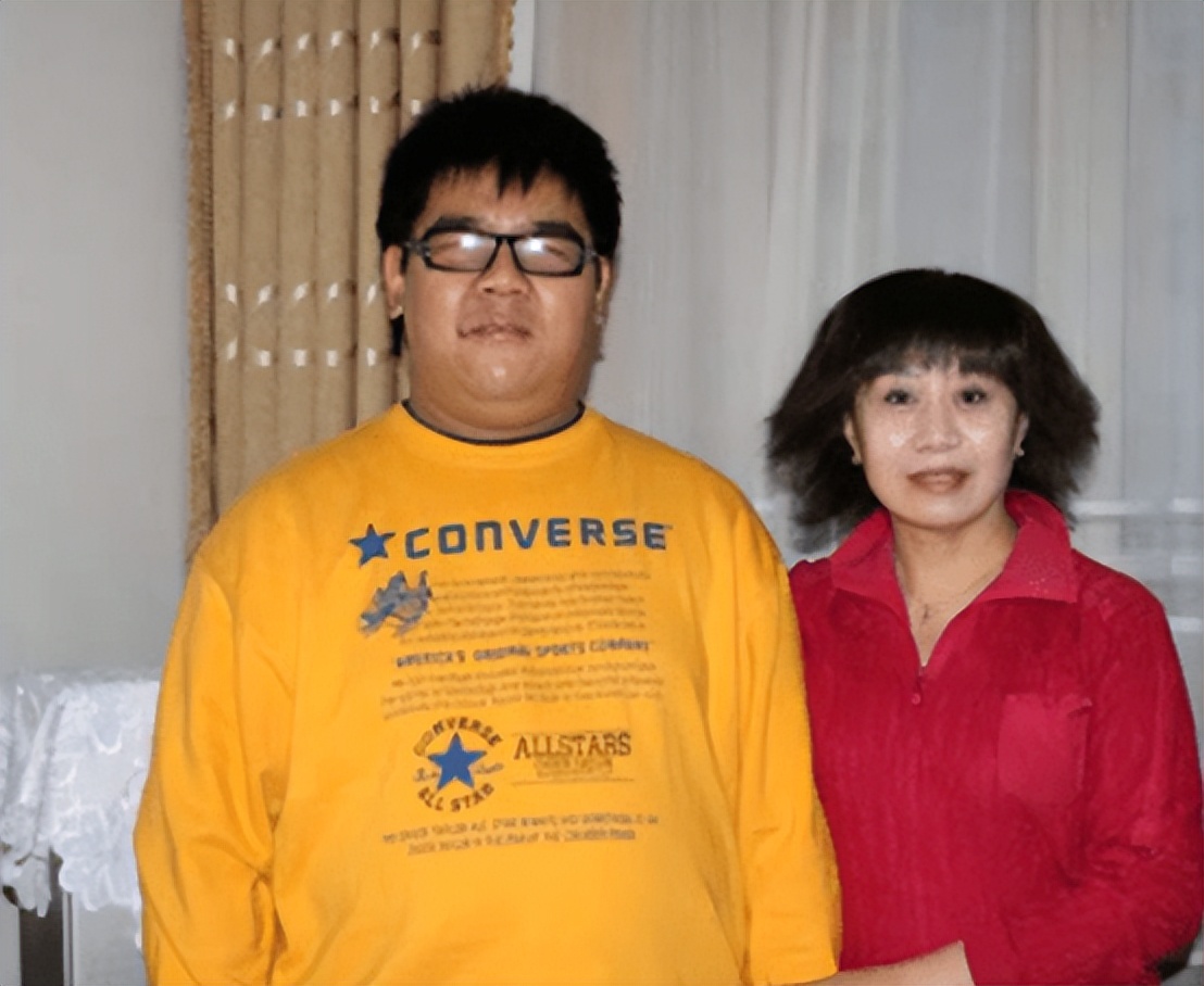 盲人歌手杨光最近的情况,盲人歌手杨光真的看不见吗