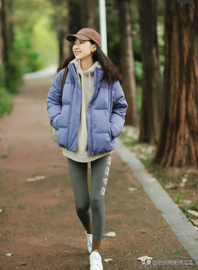 女人不管多懒，穿打*裤底**也别配运动鞋！瞧潮人这样穿，多时髦高级