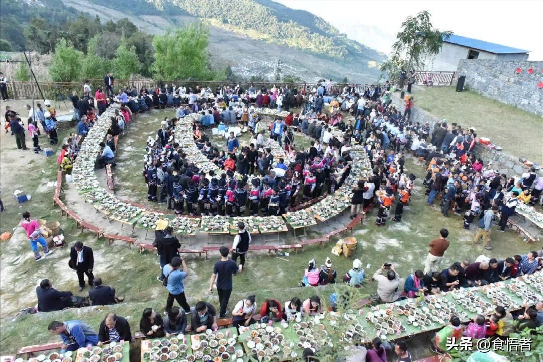 云南少数民族的待客食俗,云南傣族食俗