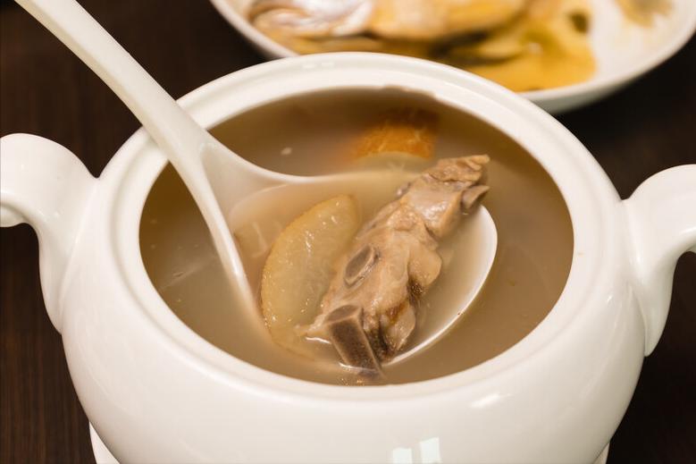 秋天气燥推荐三款营养粥,老年人秋天喝什么汤