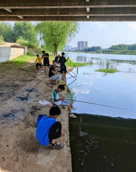 野钓位置被占怎么办,钓鱼钓位被占视频