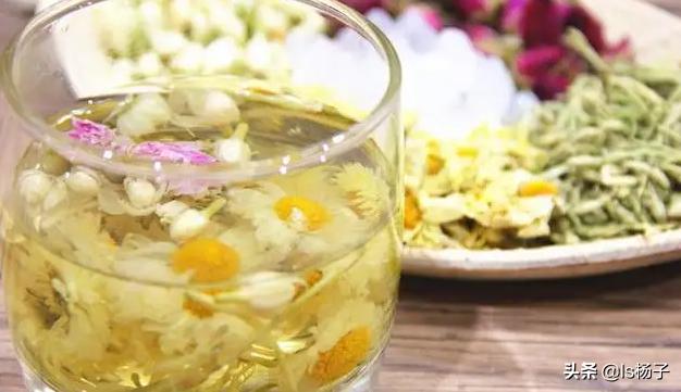 额头上的闭口粉刺怎么去除小妙招,额头长闭口粉刺的正确消除方法