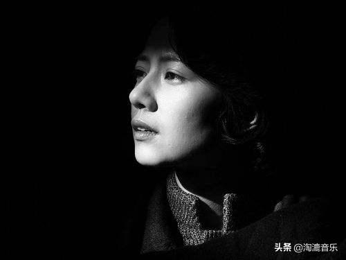 她曾经爆红的时候却选择了隐退,她淡出荧幕后嫁外国丈夫