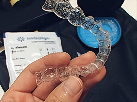 牙齿没矫正前可以去洗牙美白吗,牙齿美白可以戴牙套吗