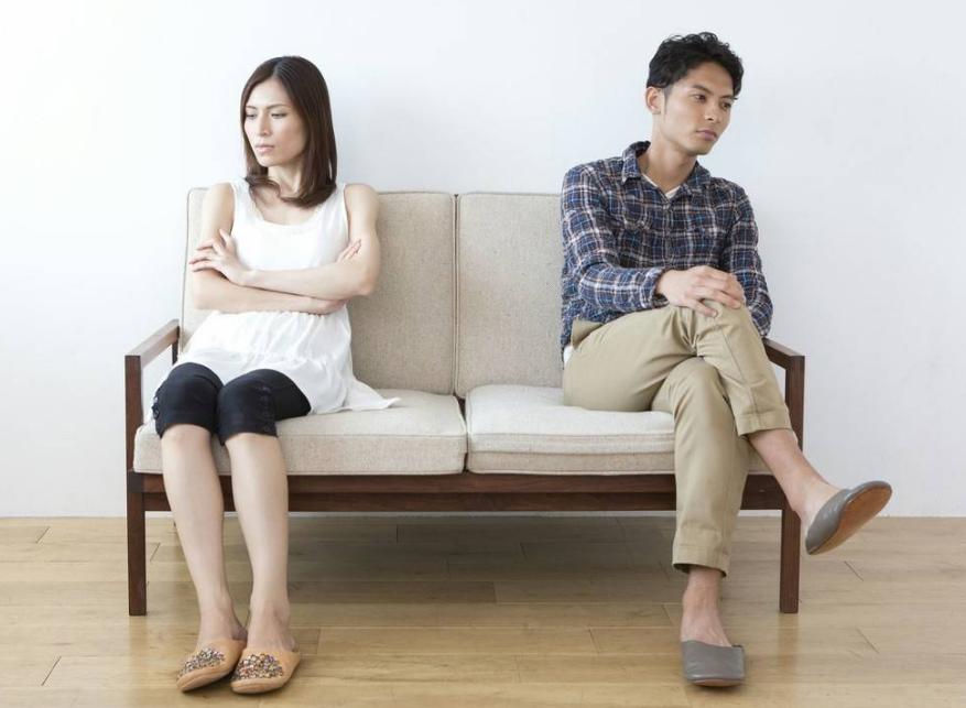 梅毒脚和脚气有什么区别,梅毒脚气是单脚有还是双脚有