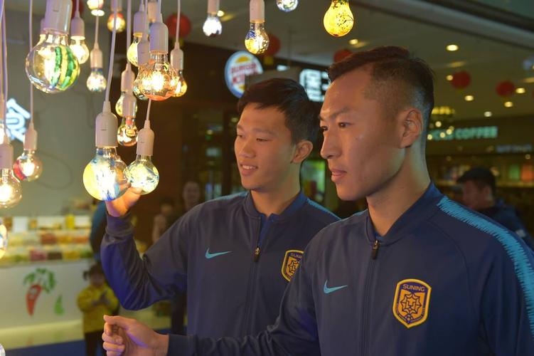 吴曦头球破门6:0,吴曦颠球传球