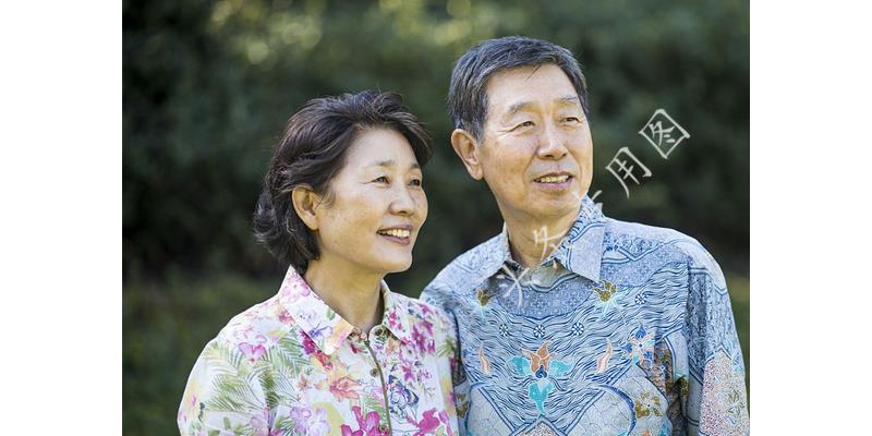 分家时大伯把烂滩地全给我爸,如今这里建高速,大伯肠子都悔青了