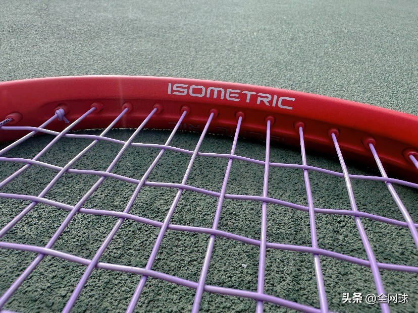 yonex2021新拍评测,旋转的艺术羽毛球