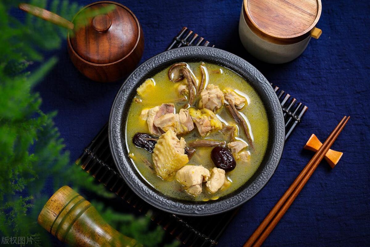 暑热天气试试这两道汤美味又解暑,4款汤清凉解暑汤可多喝