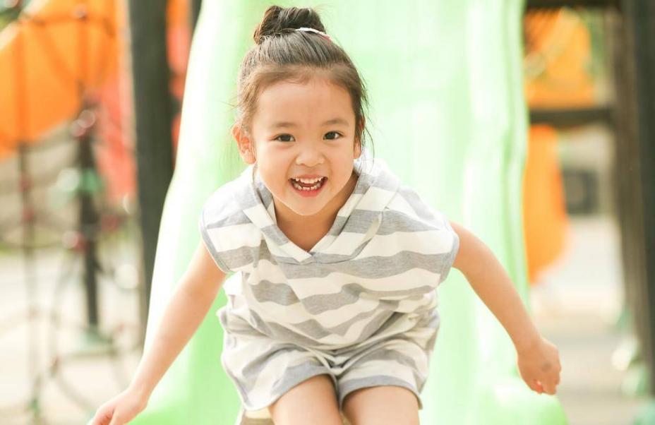 从“见人就躲”到“社交达人”,针对高敏感孩子,只需做好3件事