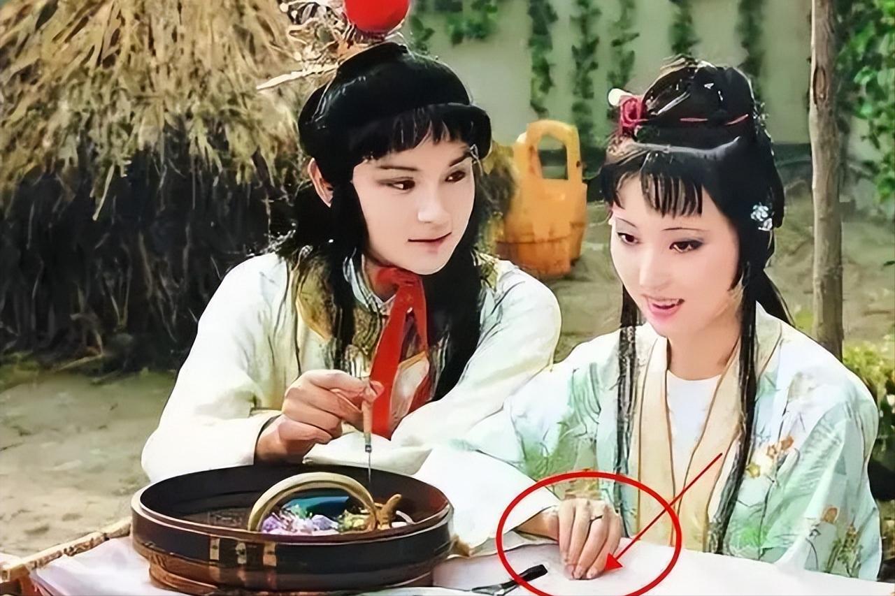 女人手指细长怎么个说法,为什么说女人手指短不缺吃喝穿