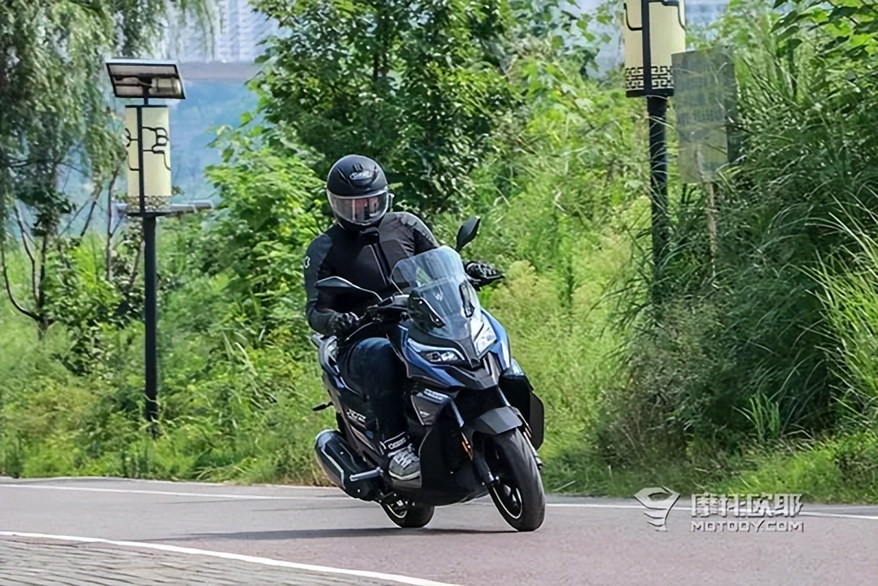 250cc踏板算不算大排量,哪款三万以内250cc踏板值得入手