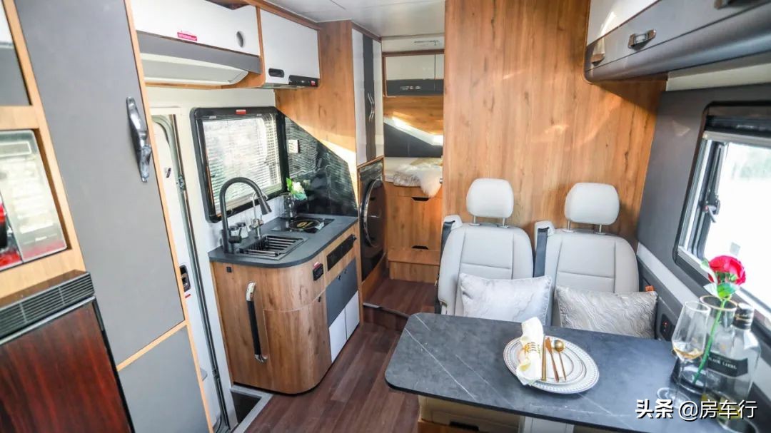 上汽轻卡房车h500好还是h300好,15-20万全新轻卡房车推荐