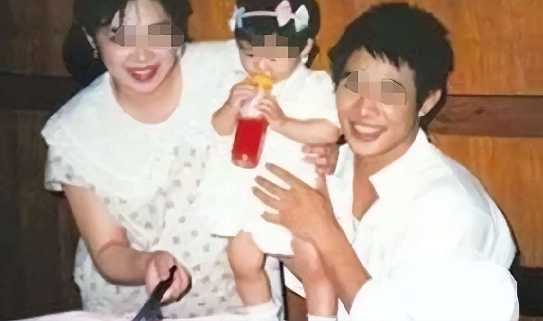 功夫巨星女儿与亲爹决裂20多年,“同爹不同命”:究竟是谁的错?