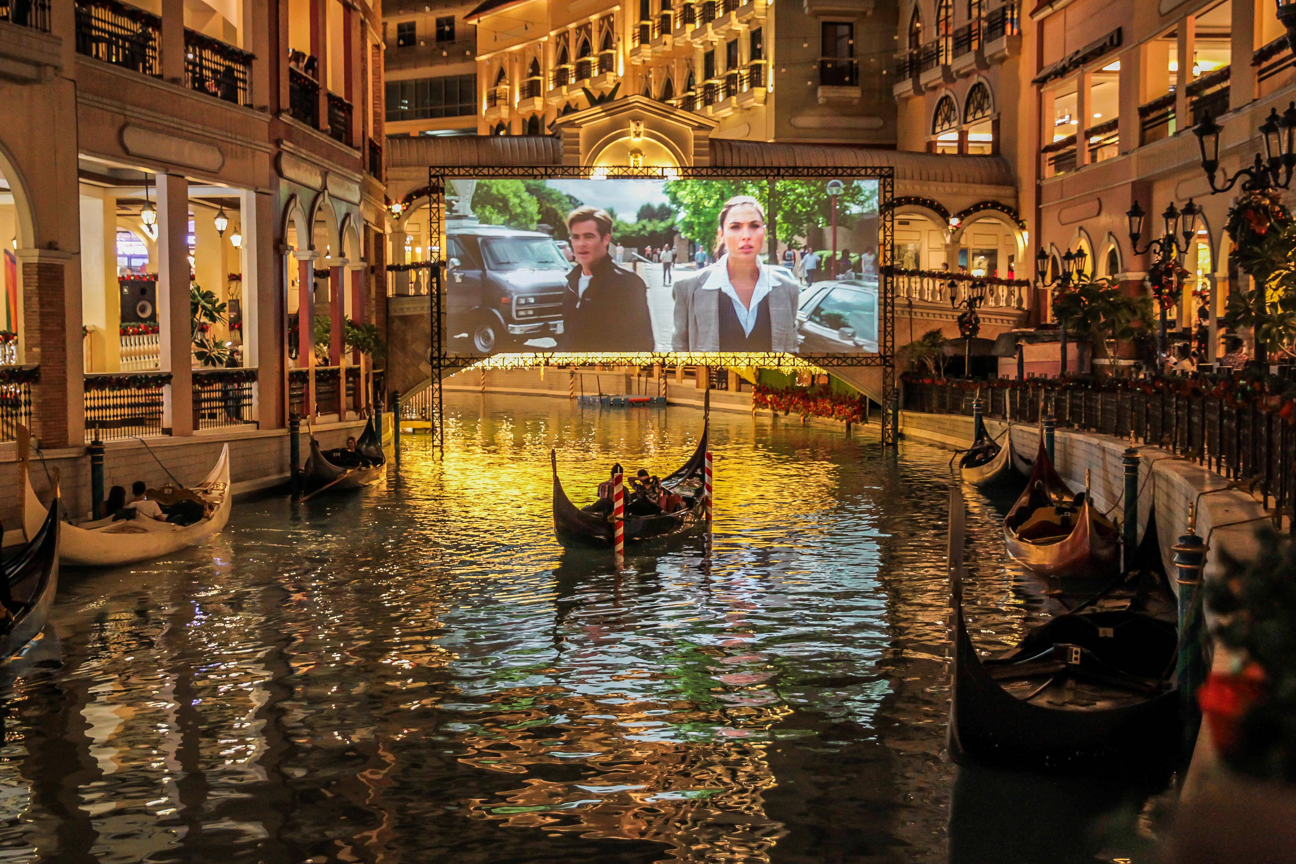 中国在校大学生创业弊大于利,在校学生创业利大于弊