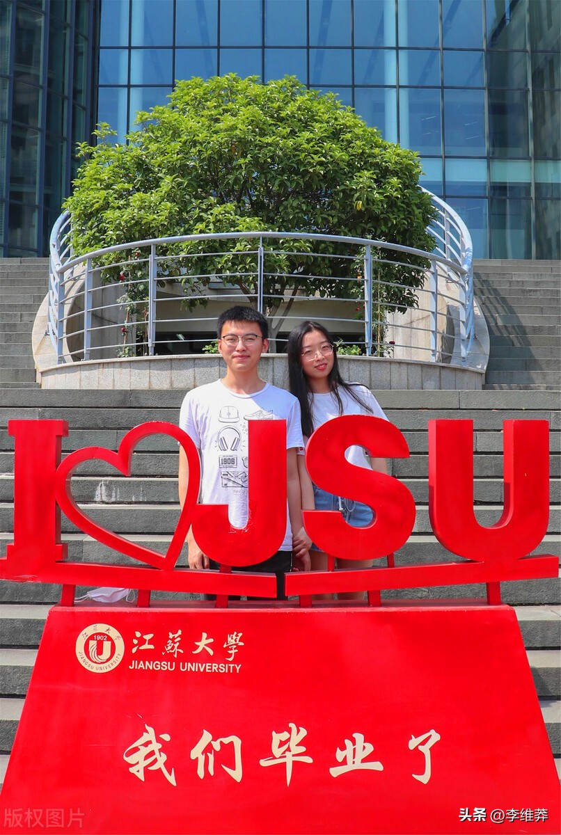 适合女生学的专业有前景,大专学什么专业好就业前景好男生