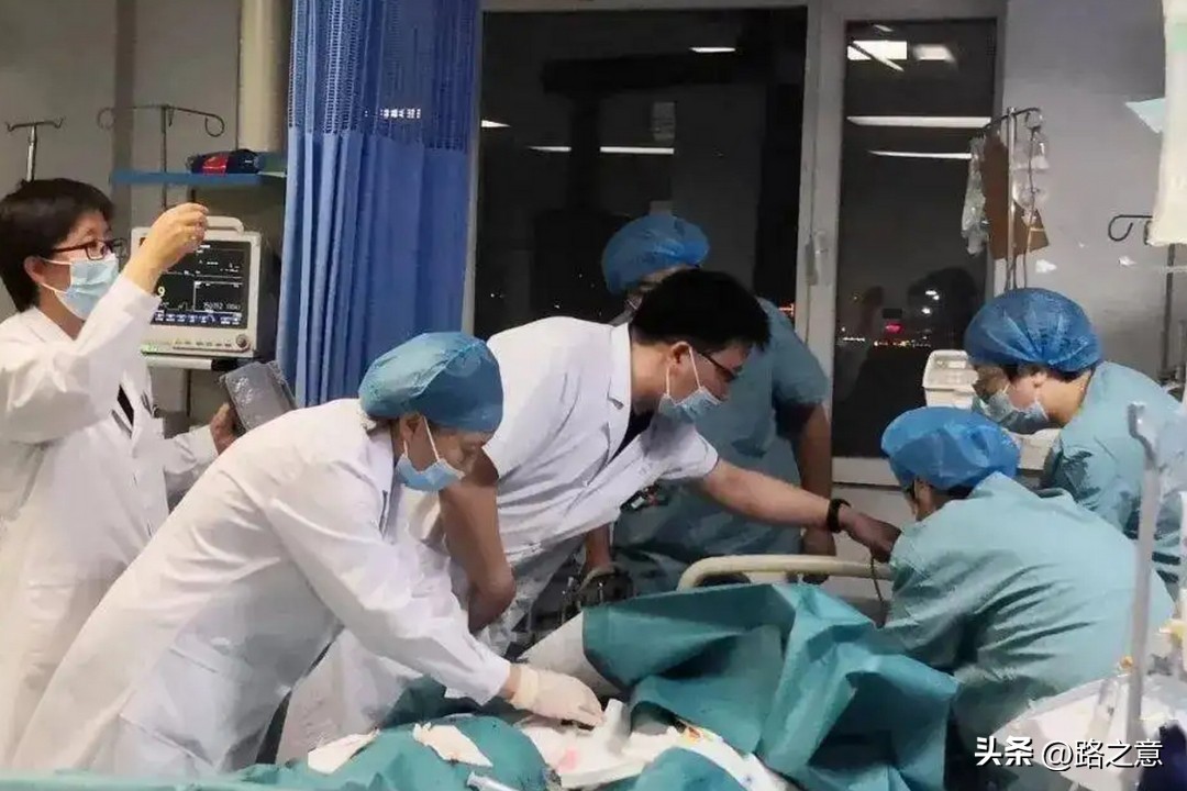 2007年，海南女高中生遭同桌*药春**迷奸，13天后因身中剧毒含恨离世