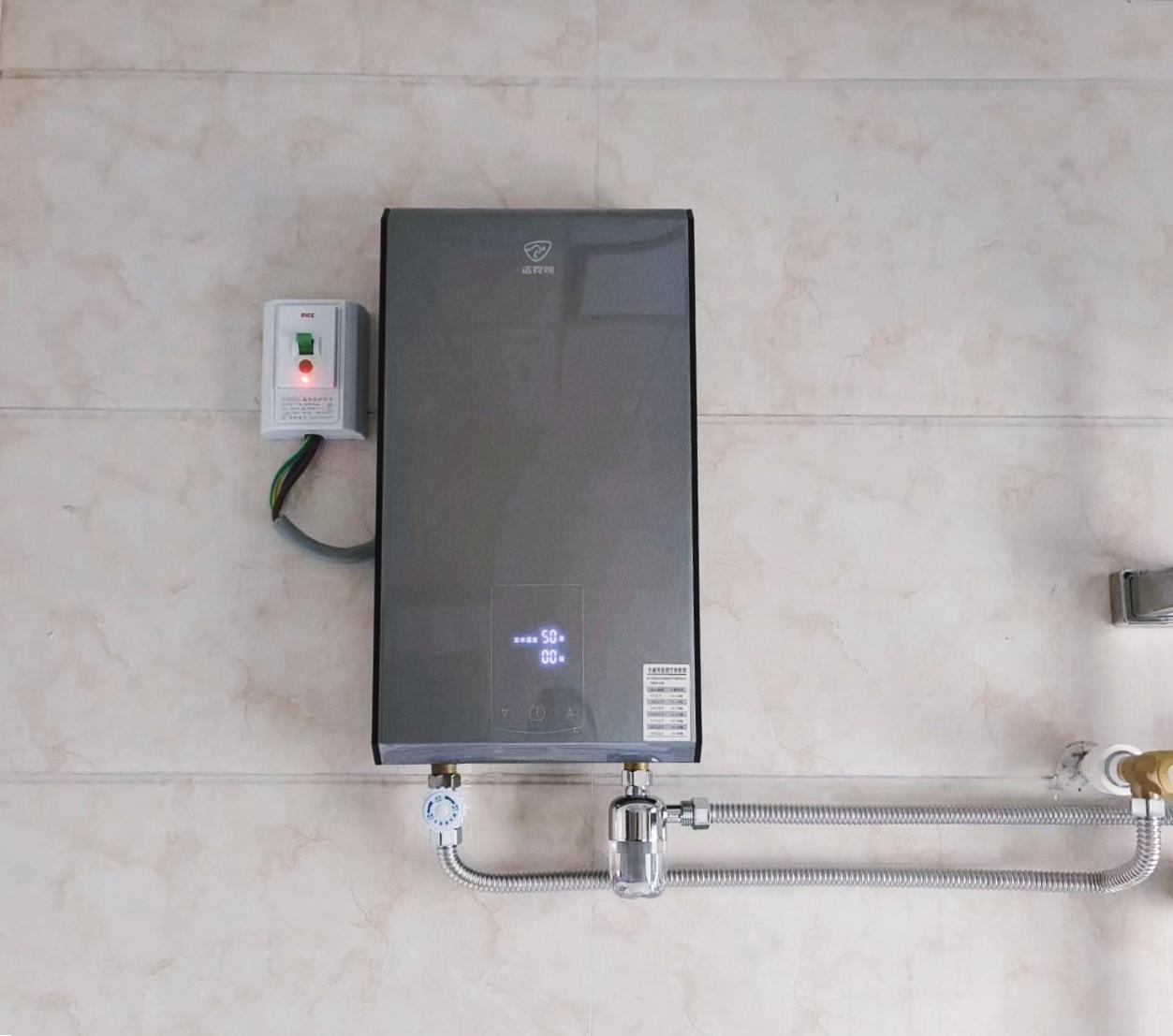 即热式热水器一用就没电也不跳闸,即热式电热水器实用靠谱吗