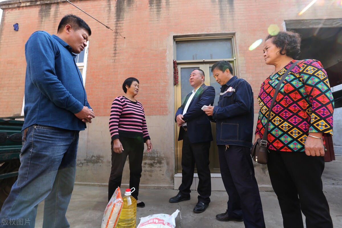 村干部几号发工资,村干部工资有多少