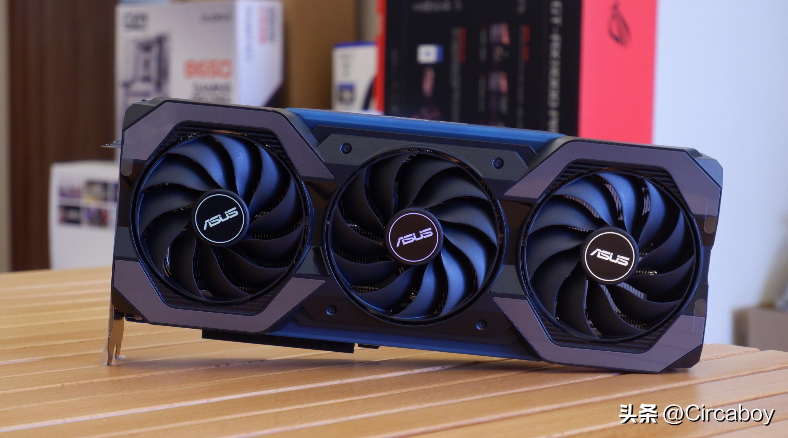 华硕4070电竞特工和巨齿鲨哪个好,4070七彩虹ultra和华硕巨齿鲨哪个好