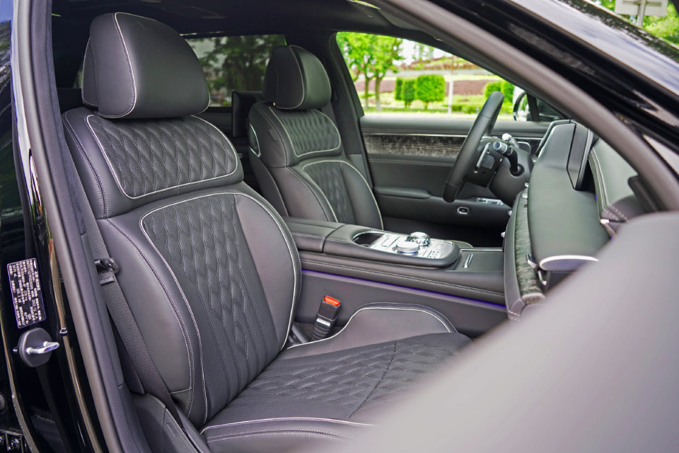 海川品车评测,捷尼赛思g90加长版试驾