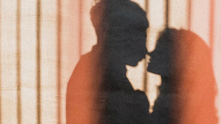 男人出轨又不离婚该怎么治他,男人出轨后认错女人要怎么做