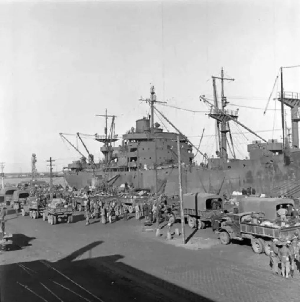 1945，八路军胶东全控，为什么容忍美军占领青岛？