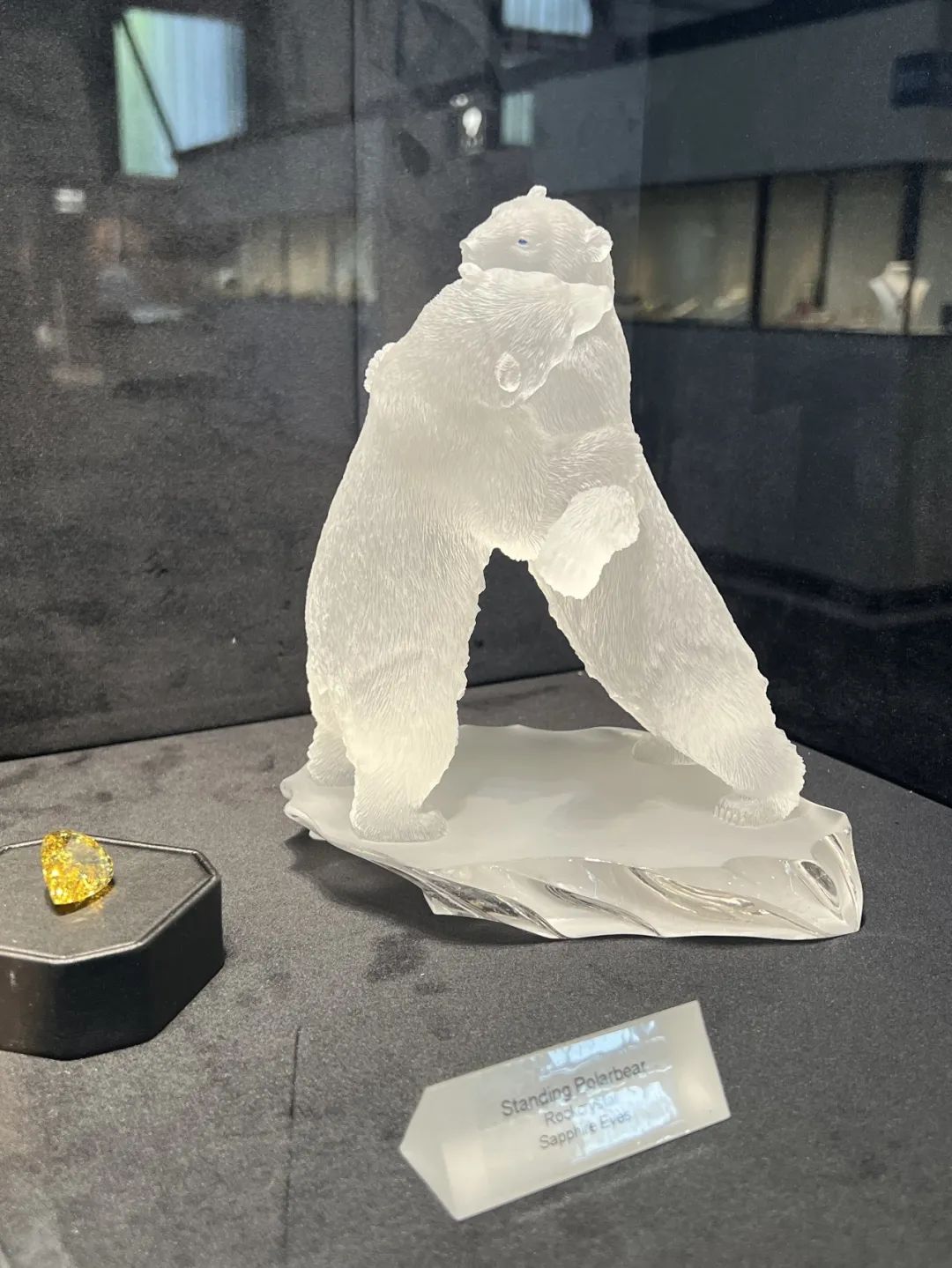 时隔3年又来日内瓦珠宝展大寻宝，竟然还见到了JAR真身！