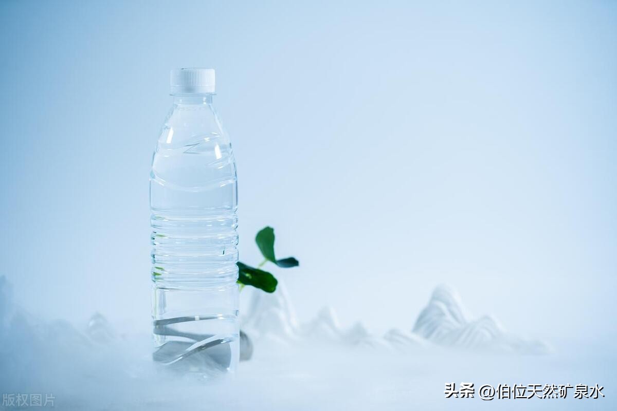 为什么农夫山泉卖水就能赚那么多,卖农夫山泉的老板是谁