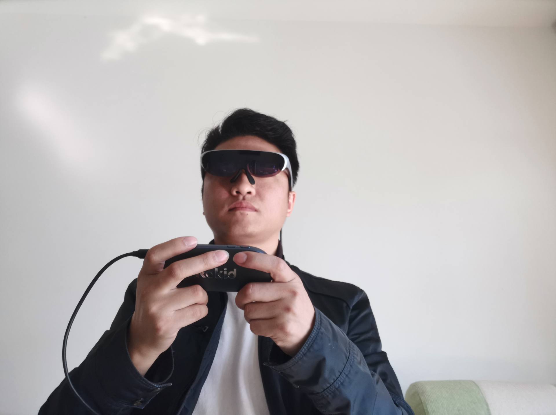 带工作站的AR眼镜，RokidAirAR眼镜带你领略120寸大屏视觉效果