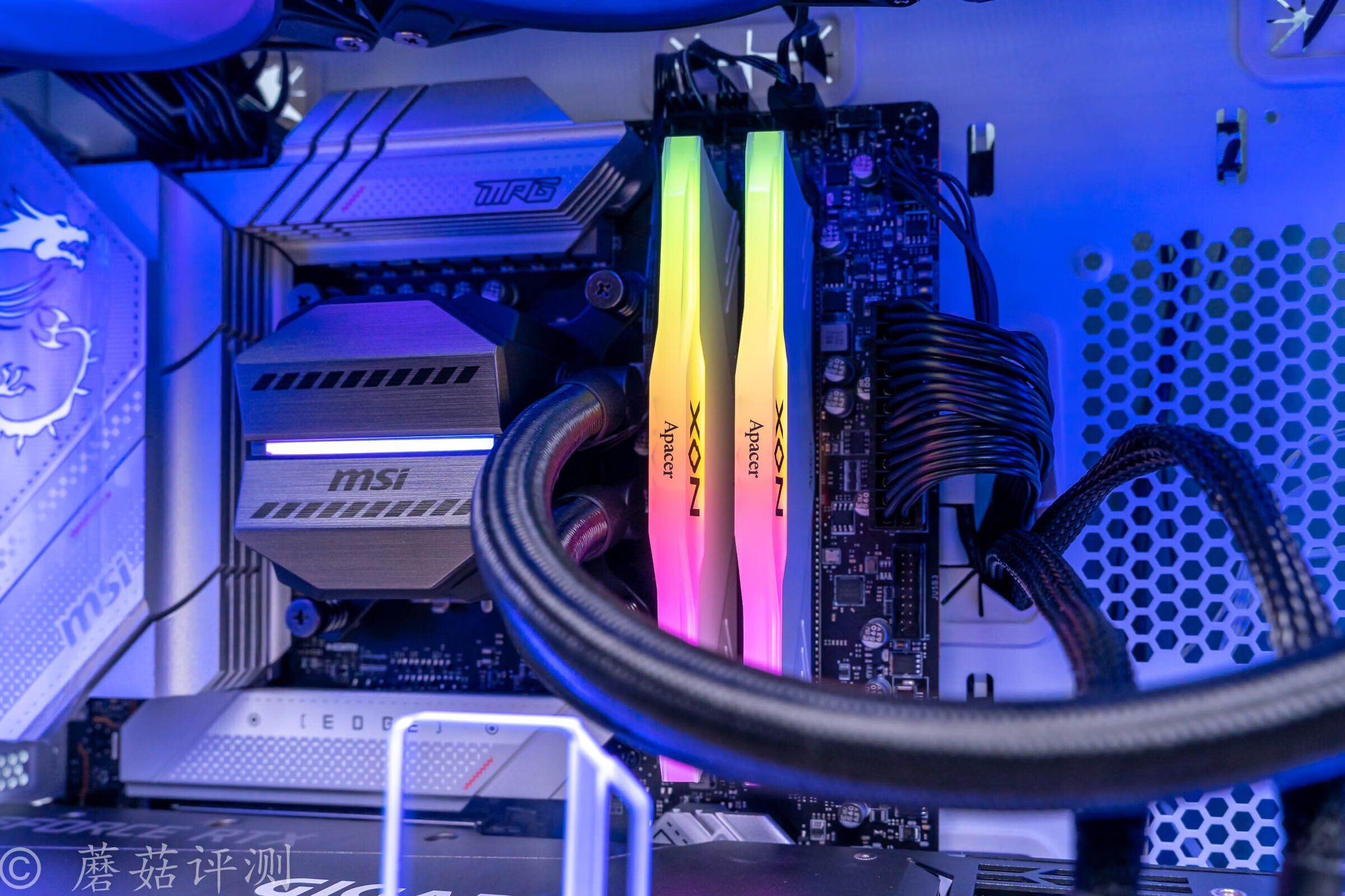 技嘉3090ti水雕显卡,技嘉rtx4090魔鹰oc怎么样