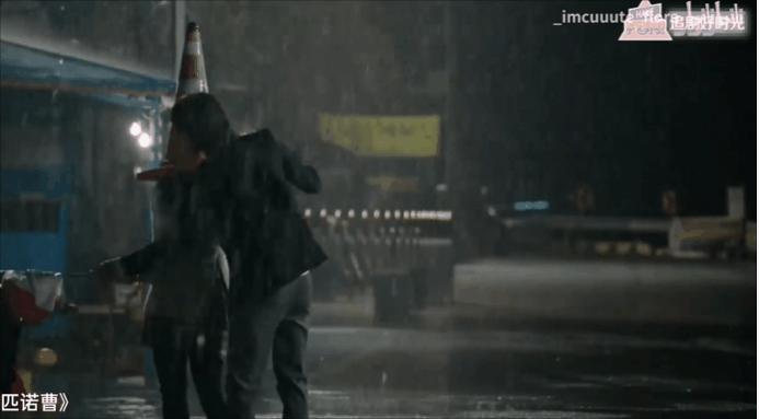 20多年了，这个姿势还是撩妹必杀技