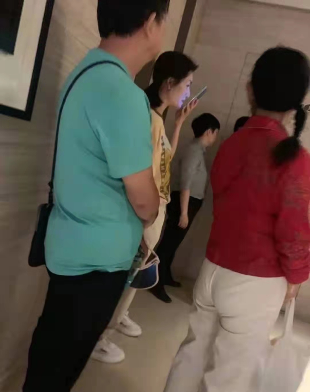 2月才到第10天，9位名人惹争议：郭德纲消失，赵本山被徒孙控诉