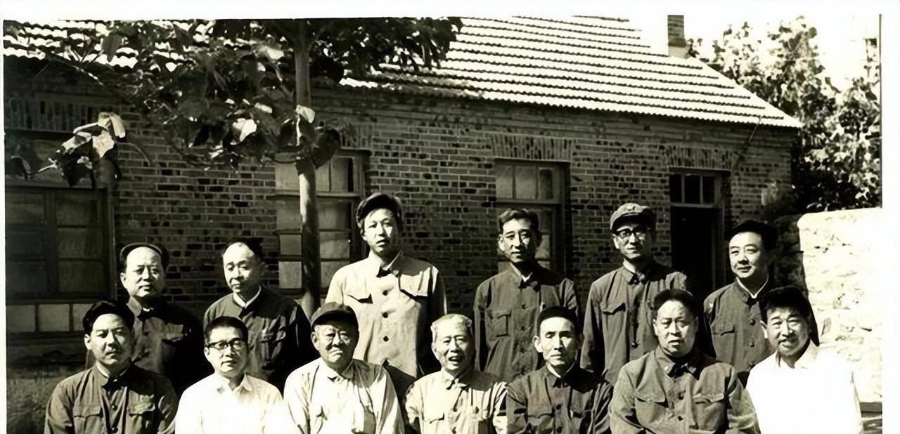 重返政治局！73岁老*长首**逆袭震撼回归！